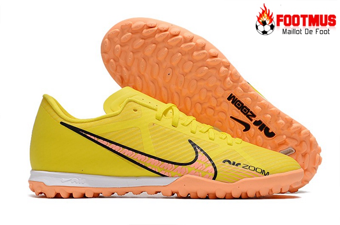 nike jaune foot